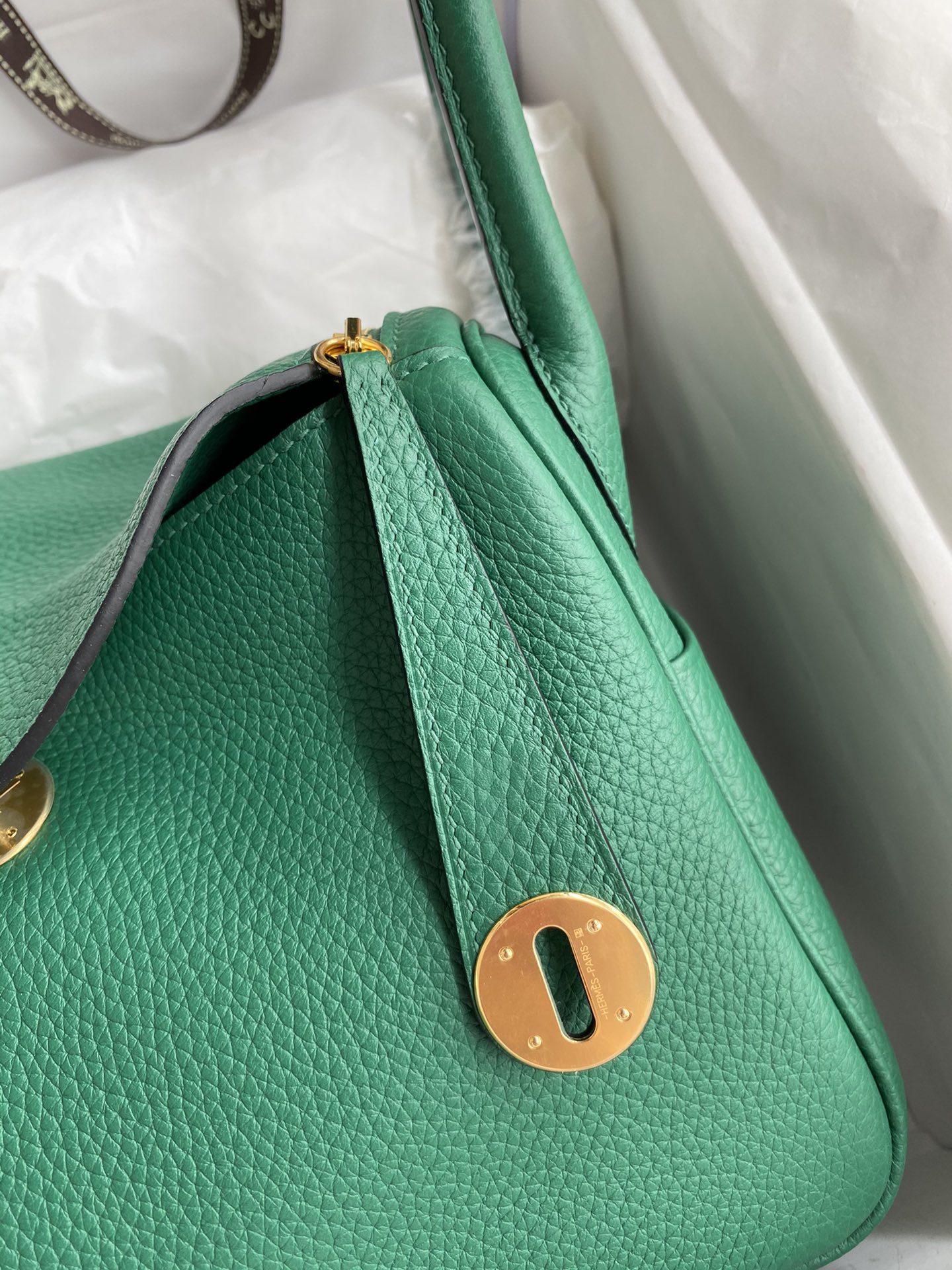 Hermes Lindy 26cm Handbag Shoulder Bag In Vert Vertigo Clemence Leather